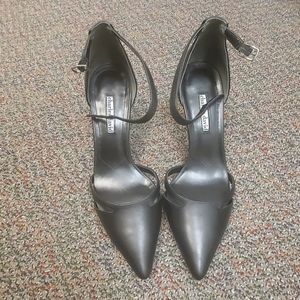 Charles David black astrid leather pumps